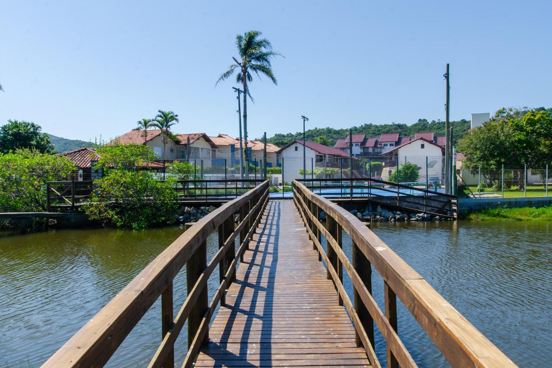 Apto Pe Na Areia Em Com Piscina N1298
